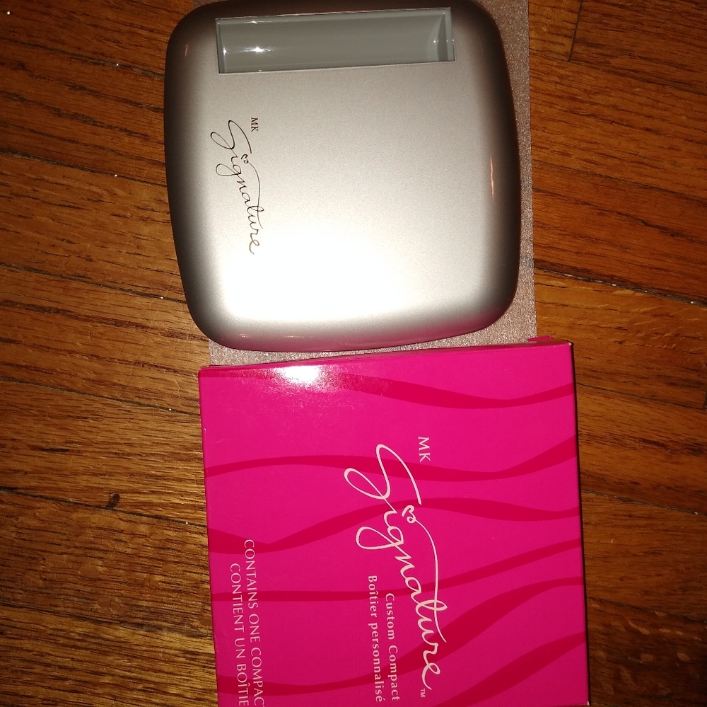 Mary Kay Custom Compact NIB NWT